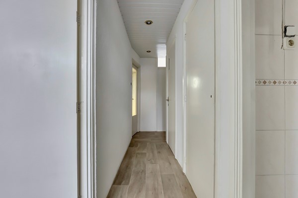 Medium property photo - Hoenderloostraat 13, 2573 RJ Den Haag