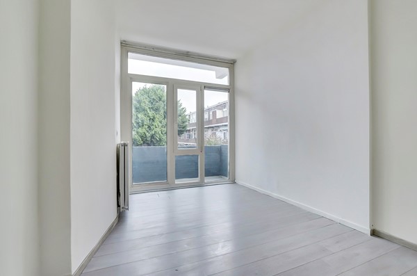 Medium property photo - Hoenderloostraat 13, 2573 RJ Den Haag