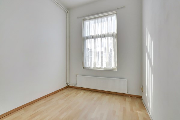 Medium property photo - Hoenderloostraat 13, 2573 RJ Den Haag
