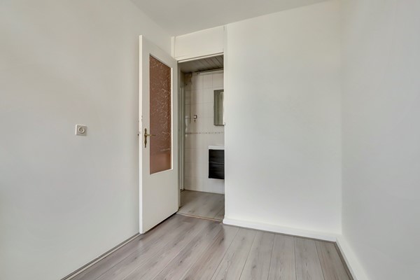 Medium property photo - Hoenderloostraat 13, 2573 RJ Den Haag