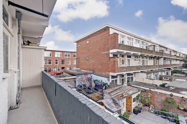 Medium property photo - Hoenderloostraat 13, 2573 RJ Den Haag