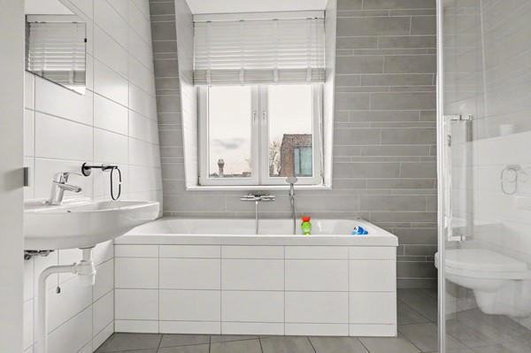 Medium property photo - Parallelweg 354, 2525 NR Den Haag