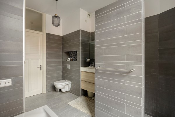 Medium property photo - Pijnboomstraat 9, 2565 ZH Den Haag