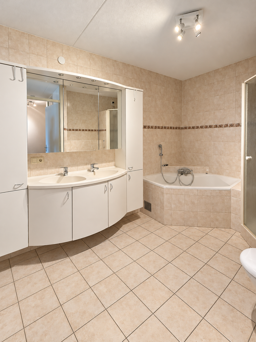 Appartement te koop: Lobeliuslaan 102-4, Oegstgeest