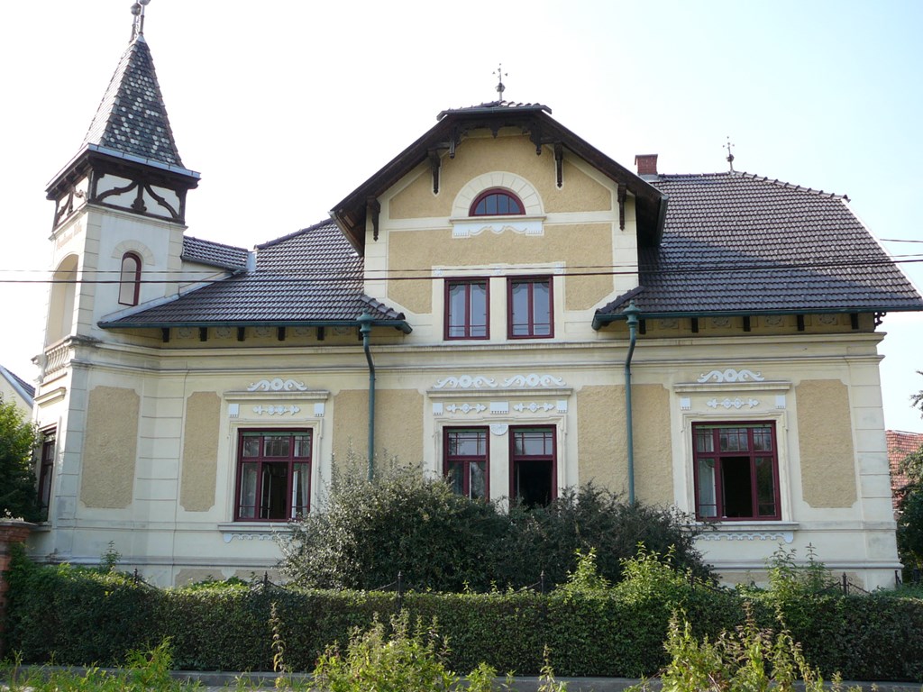 Miete: WOHNEN UND ARBEITEN IN BEZAUBERNDER ALTBAUVILLA Property photo - Hauptstraße, 8141 Unterpremstätten