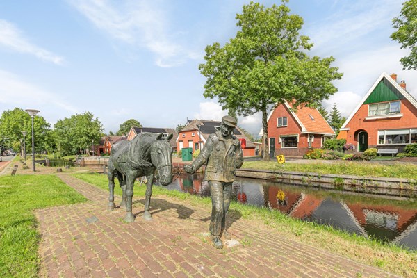 Te koop: Prachtig aan Vaarwater gelegen Moderne woning met dubbele garage !