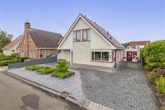 Te koop: Instapklare vrijstaande woning met praktijkruimte én gelegen aan het water !