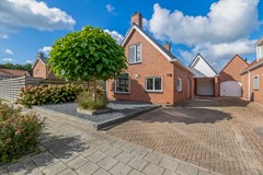 Onder bod: Instapklare vrijstaande woning met grote garage !