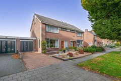 Te koop: Sfeervolle 2/1kapwoning met garage en 4 slaapkamers !