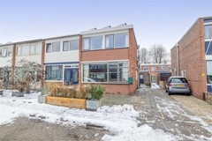 Onder bod: Moderne hoekwoning met luxe keuken en badkamer met een energielabel A !