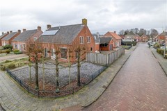 Te koop: Goed onderhouden en moderne 2-onder-1 kapwoning met garage !