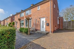 Te koop: Moderne 2/1 Kap met garage, overkapping, kunststof kozijnen en zonnepanelen !
