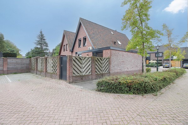 Verkocht onder voorbehoud: Sluisweg 17, 3751BP Bunschoten-Spakenburg
