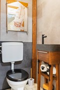 Toilet_01.jpg