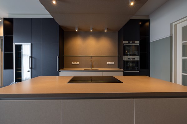 Medium property photo - Koningin Emmaplein 15C, 3016 AB Rotterdam