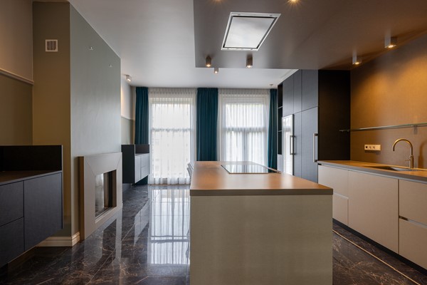 Medium property photo - Koningin Emmaplein 15C, 3016 AB Rotterdam