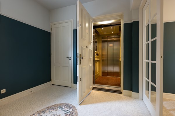 Medium property photo - Koningin Emmaplein 15C, 3016 AB Rotterdam