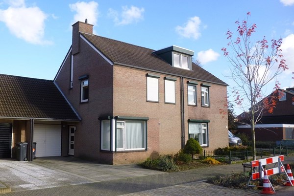Diepenbroeklaan 95, Baarlo
