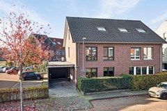 Te koop: Wat is het hier heerlijk wonen! De woning staat aan een rustige straat in een fijne kindvriendelijke woonomgeving  !