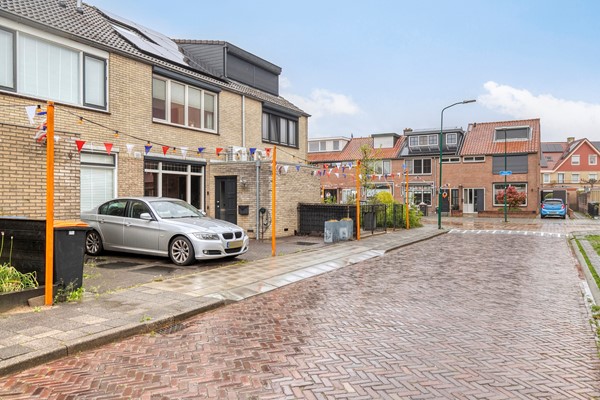 Medium property photo - Rembrandt van Rijnstraat 4, 3751 VK Bunschoten-Spakenburg