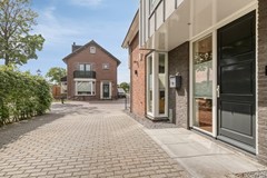 Dorpsstraat973751ENBunschotenSpakenburgNL-08.jpg