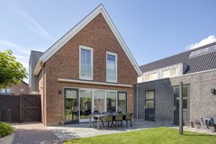 Dorpsstraat973751ENBunschotenSpakenburgNL-05.jpg