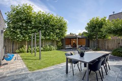 Dorpsstraat973751ENBunschotenSpakenburgNL-01.jpg