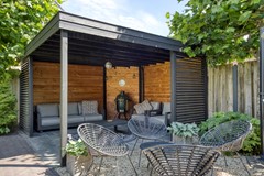 Dorpsstraat973751ENBunschotenSpakenburgNL-04.jpg
