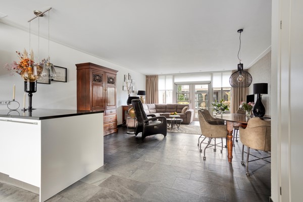 Te koop: Een huis dat voelt als thuiskomen – modern, stijlvol en helemaal af. Welkom aan De Kluut 36! Kluut363752PPBunschotenSpakenburgNL-06.jpg