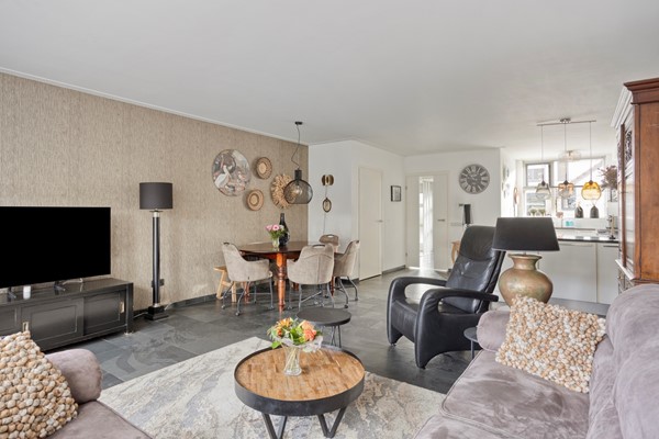 Te koop: Een huis dat voelt als thuiskomen – modern, stijlvol en helemaal af. Welkom aan De Kluut 36! Kluut363752PPBunschotenSpakenburgNL-10.jpg