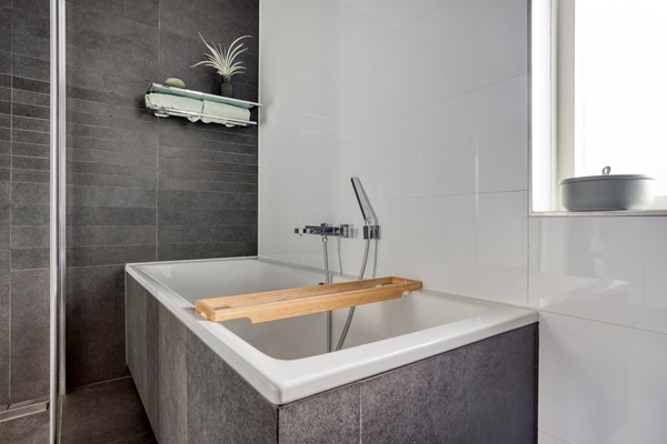 Te koop: Een huis dat voelt als thuiskomen – modern, stijlvol en helemaal af. Welkom aan De Kluut 36! Kluut363752PPBunschotenSpakenburgNL-23.jpg