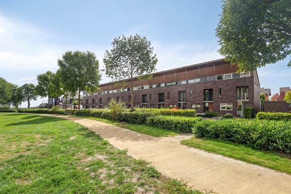 Bras13751ZVBunschotenSpakenburg-02.jpg 5