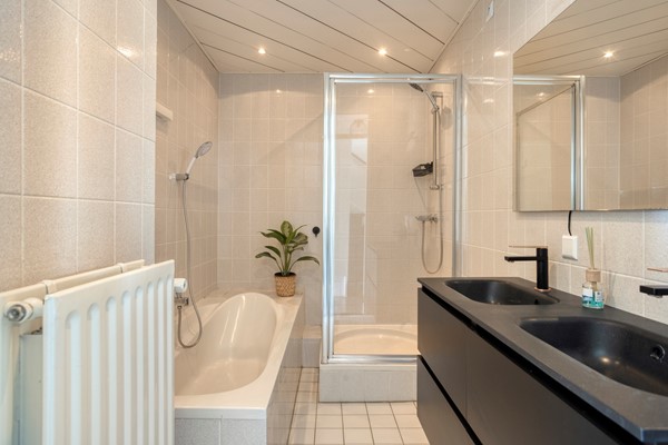 Bras13751ZVBunschotenSpakenburg-27.jpg 25