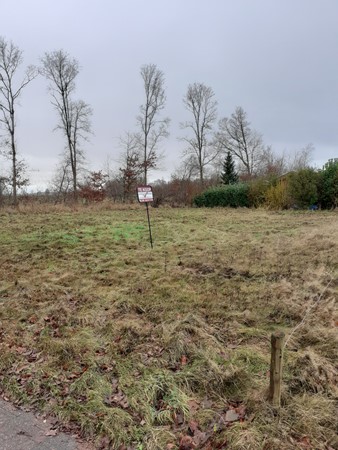 Te koop: Het is de ligging van dit park wat het zo uniek maakt. Het park ligt in de driehoek, Hardenberg, Ommen en Dedemsvaart. Alle voorzieningen zijn dus dichtbij. Rondom bossen en weilanden