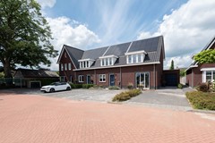 04 De Reuzelaar 22 Hoeven.jpg