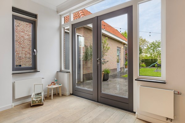 Medium property photo - Antwerpsestraatweg 248, 4624 JJ Bergen op Zoom