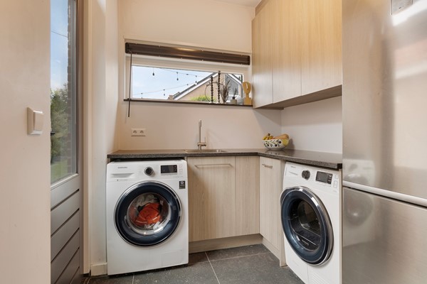 Medium property photo - Antwerpsestraatweg 248, 4624 JJ Bergen op Zoom