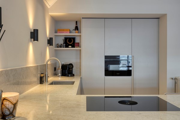 Medium property photo - Raadhuisplein 11, 4671 DA Dinteloord