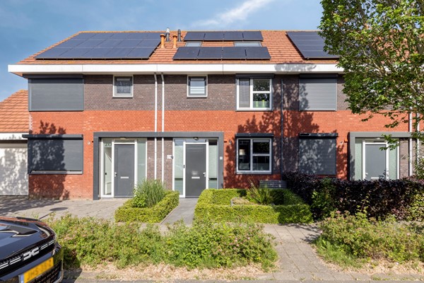 Burg. Mr. H. Popstraat 22, 4671ES Dinteloord