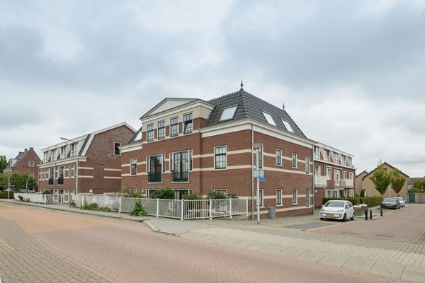 Burgemeester Boudet van Damstraat 14, Oud-Alblas