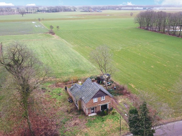 Verkocht onder voorbehoud: Prachtige locatie met vrij uitzicht over landerijen!