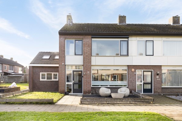 Verkocht: Tot in detail op topniveau afgewerkte royale hoekwoning!