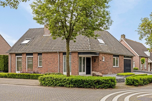 Verkocht onder voorbehoud: Ervaar de warme sfeer en mooie afwerking van deze vrijstaande woning met energielabel A!