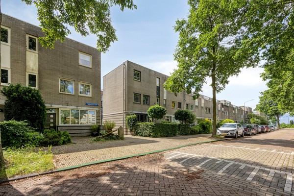 HarriëtFreezersingel362331SCLeiden-03.jpg