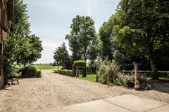 bs25062554042.jpg