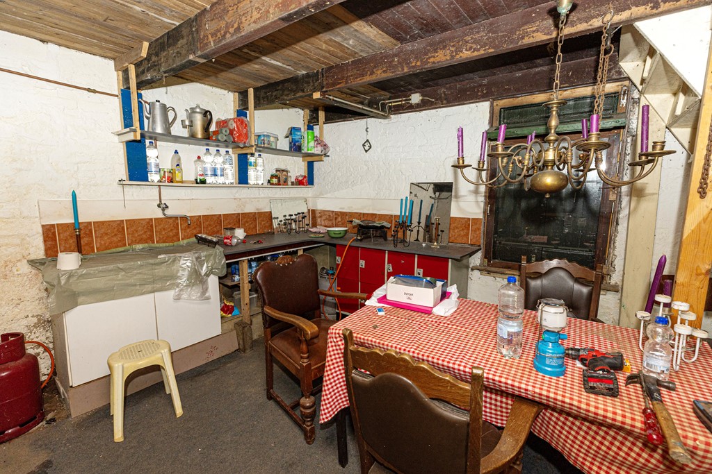 bs26061875776.jpg