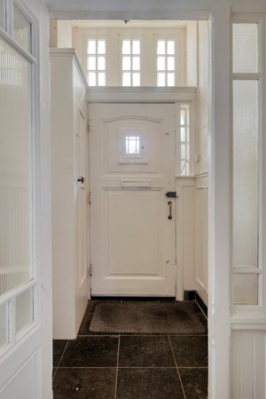 Foto - Te koop: Uniek wonen in oude pastorie!