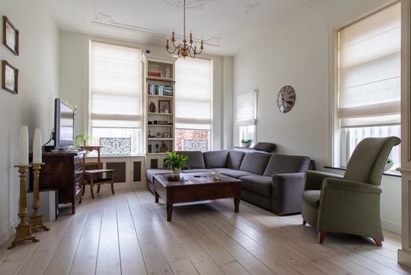 Foto - Te koop: Uniek wonen in oude pastorie!