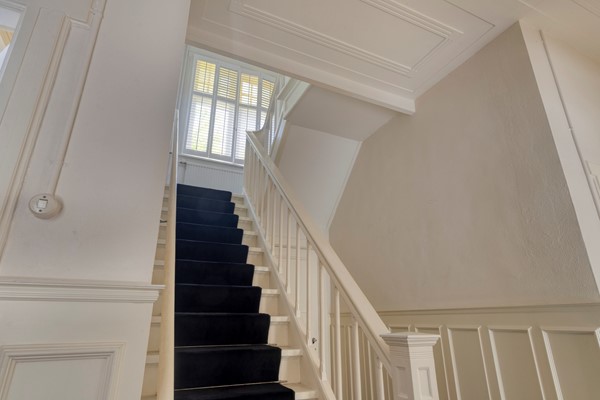 Foto - Te koop: Uniek wonen in oude pastorie!