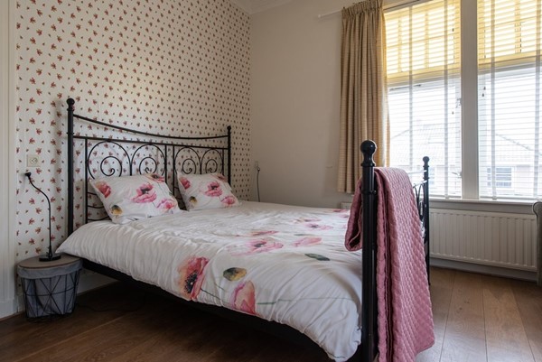 Foto - Te koop: Uniek wonen in oude pastorie!